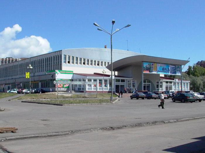 Tomsk'taki saray ve spor sarayı